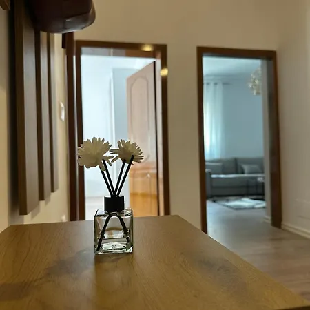 Elegant Near The Center And Stadium Apartmán Tirana