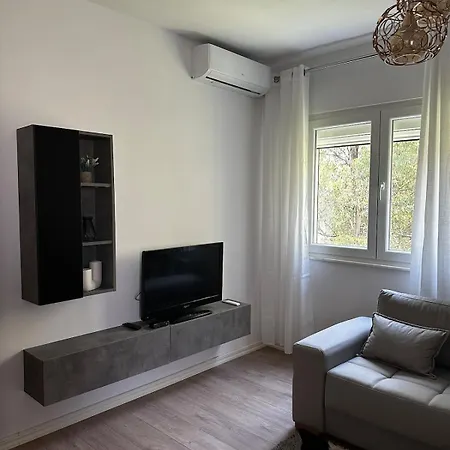Lejlighed Elegant Near The Center And Stadium Tirana