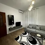 Elegant Near The Center And Stadium *